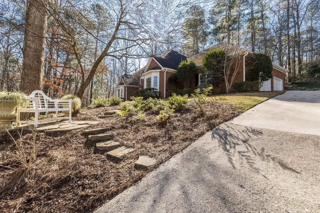 895 Waddington Court, Sandy Springs, Georgia 30350, 4 Bedrooms Bedrooms, ,4 BathroomsBathrooms,Residential,Sold,895 Waddington Court,6989056