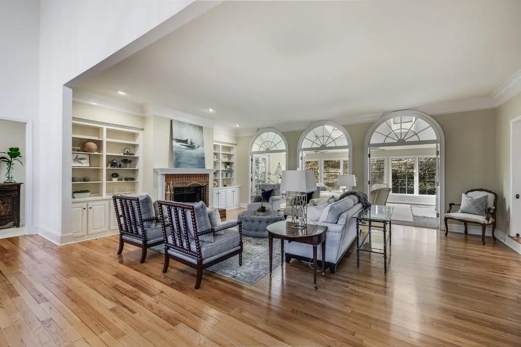 895 Waddington Court, Sandy Springs, Georgia 30350, 4 Bedrooms Bedrooms, ,4 BathroomsBathrooms,Residential,Sold,895 Waddington Court,6989056