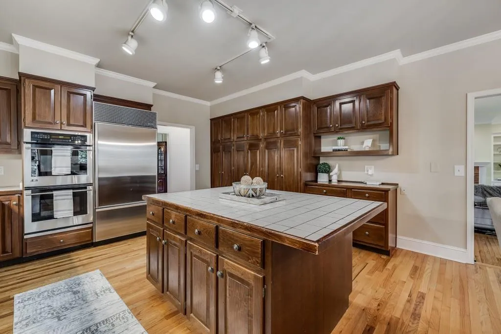 895 Waddington Court, Sandy Springs, Georgia 30350, 4 Bedrooms Bedrooms, ,4 BathroomsBathrooms,Residential,Sold,895 Waddington Court,6989056