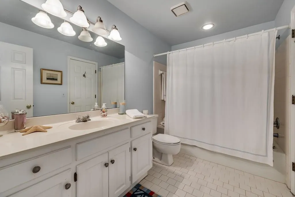 895 Waddington Court, Sandy Springs, Georgia 30350, 4 Bedrooms Bedrooms, ,4 BathroomsBathrooms,Residential,Sold,895 Waddington Court,6989056