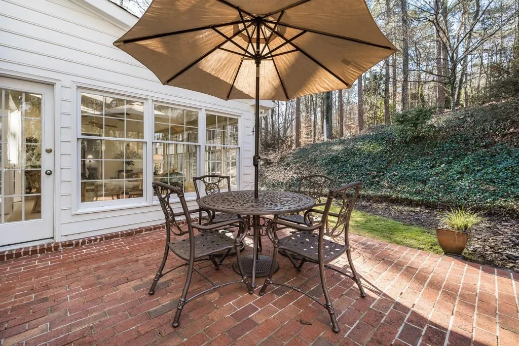 895 Waddington Court, Sandy Springs, Georgia 30350, 4 Bedrooms Bedrooms, ,4 BathroomsBathrooms,Residential,Sold,895 Waddington Court,6989056