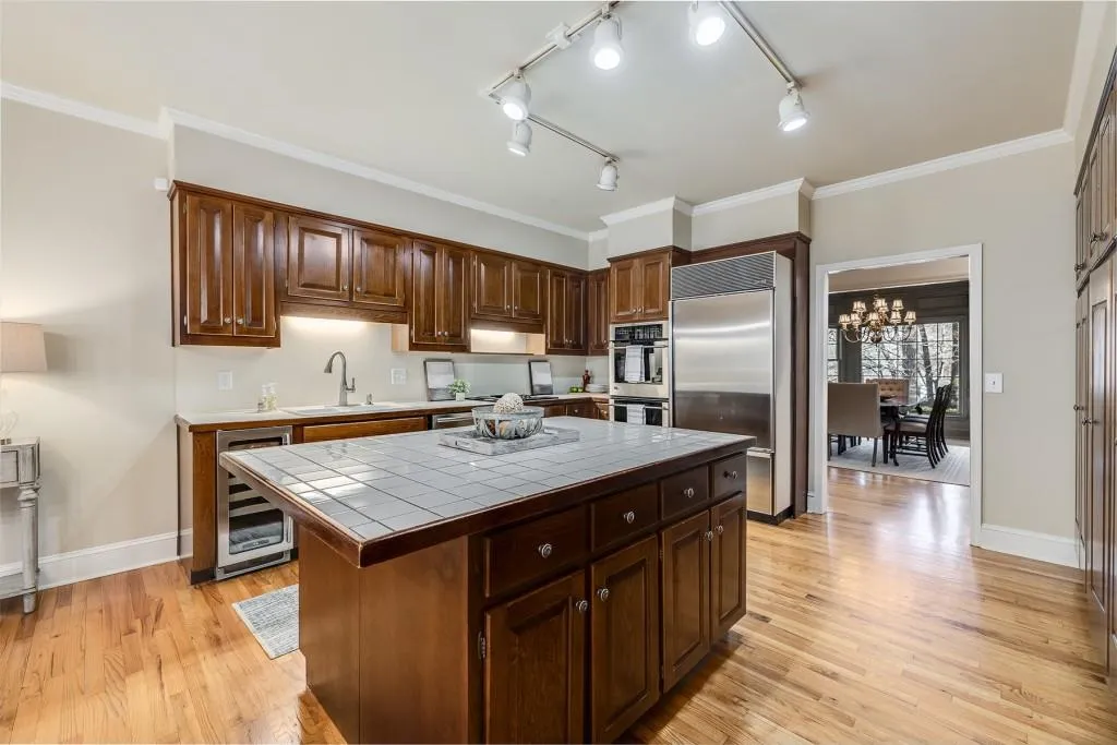 895 Waddington Court, Sandy Springs, Georgia 30350, 4 Bedrooms Bedrooms, ,4 BathroomsBathrooms,Residential,Sold,895 Waddington Court,6989056