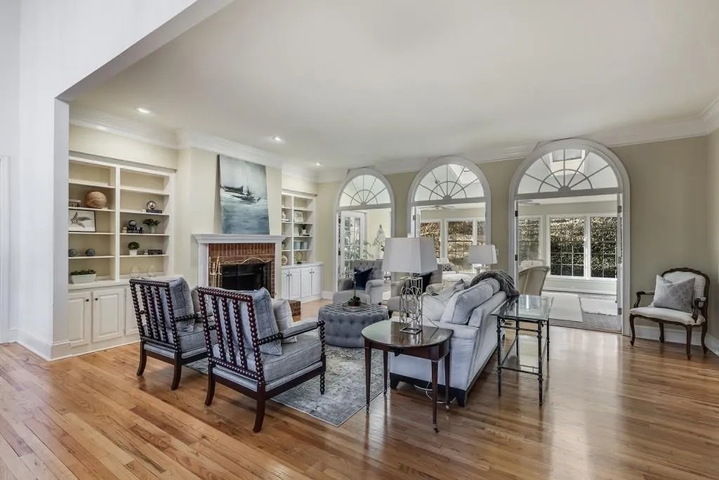 895 Waddington Court, Sandy Springs, Georgia 30350, 4 Bedrooms Bedrooms, ,4 BathroomsBathrooms,Residential,Sold,895 Waddington Court,6989056