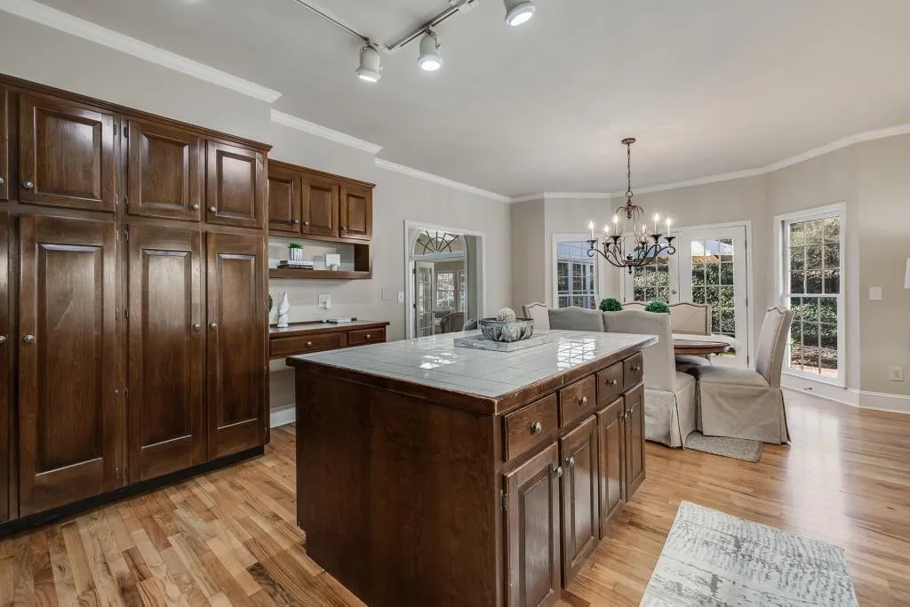 895 Waddington Court, Sandy Springs, Georgia 30350, 4 Bedrooms Bedrooms, ,4 BathroomsBathrooms,Residential,Sold,895 Waddington Court,6989056
