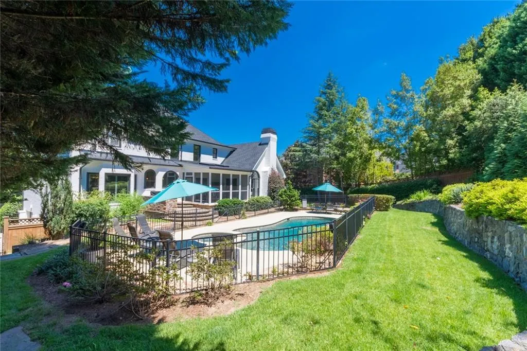 205 Summerhouse Lane, Sandy Springs, Georgia 30350, 5 Bedrooms Bedrooms, ,5 BathroomsBathrooms,Residential,Sold,205 Summerhouse Lane,6604996