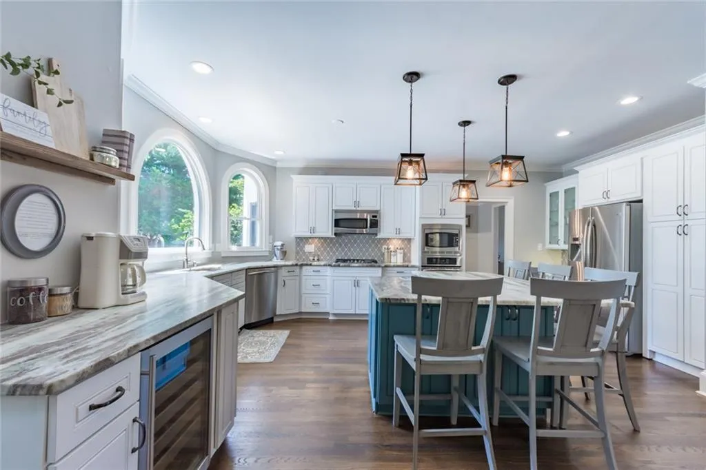 205 Summerhouse Lane, Sandy Springs, Georgia 30350, 5 Bedrooms Bedrooms, ,5 BathroomsBathrooms,Residential,Sold,205 Summerhouse Lane,6604996