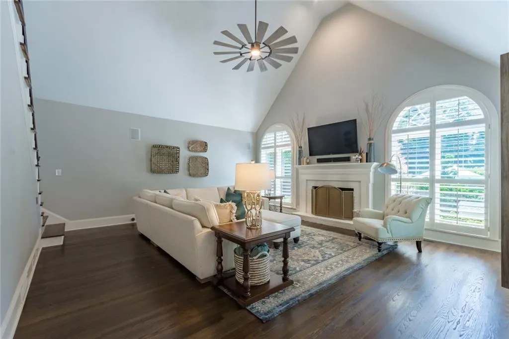 205 Summerhouse Lane, Sandy Springs, Georgia 30350, 5 Bedrooms Bedrooms, ,5 BathroomsBathrooms,Residential,Sold,205 Summerhouse Lane,6604996