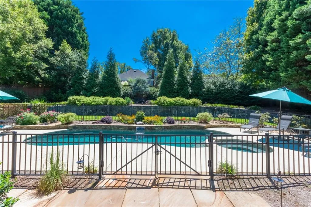 205 Summerhouse Lane, Sandy Springs, Georgia 30350, 5 Bedrooms Bedrooms, ,5 BathroomsBathrooms,Residential,Sold,205 Summerhouse Lane,6604996