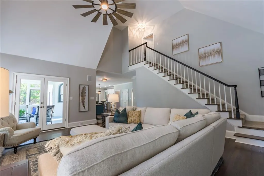 205 Summerhouse Lane, Sandy Springs, Georgia 30350, 5 Bedrooms Bedrooms, ,5 BathroomsBathrooms,Residential,Sold,205 Summerhouse Lane,6604996