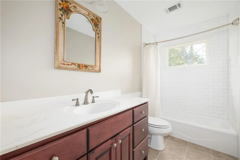Upstair Bathroom.