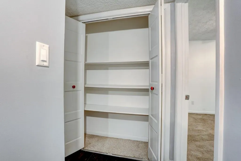 5149 Roswell Road Unit #8, Atlanta, Georgia 30342, 2 Bedrooms Bedrooms, ,1 BathroomBathrooms,Residential,Sold,5149 Roswell Road Unit #8,6629522