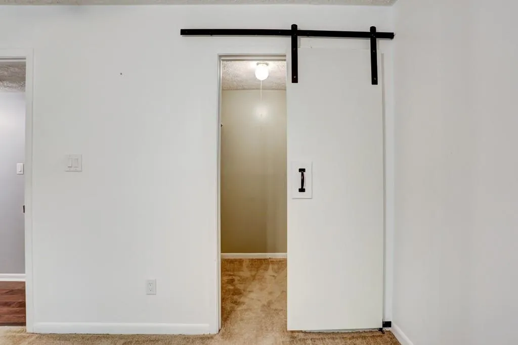 5149 Roswell Road Unit #8, Atlanta, Georgia 30342, 2 Bedrooms Bedrooms, ,1 BathroomBathrooms,Residential,Sold,5149 Roswell Road Unit #8,6629522