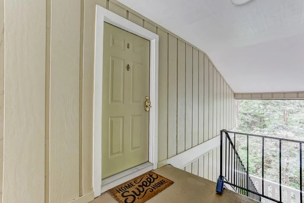 5149 Roswell Road Unit #8, Atlanta, Georgia 30342, 2 Bedrooms Bedrooms, ,1 BathroomBathrooms,Residential,Sold,5149 Roswell Road Unit #8,6629522