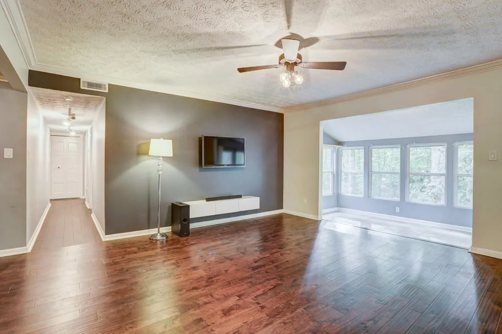 5149 Roswell Road Unit #8, Atlanta, Georgia 30342, 2 Bedrooms Bedrooms, ,1 BathroomBathrooms,Residential,Sold,5149 Roswell Road Unit #8,6629522