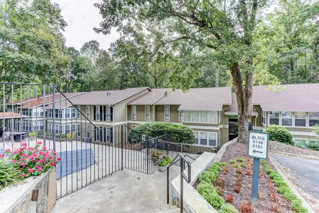5149 Roswell Road Unit #8, Atlanta, Georgia 30342, 2 Bedrooms Bedrooms, ,1 BathroomBathrooms,Residential,Sold,5149 Roswell Road Unit #8,6629522