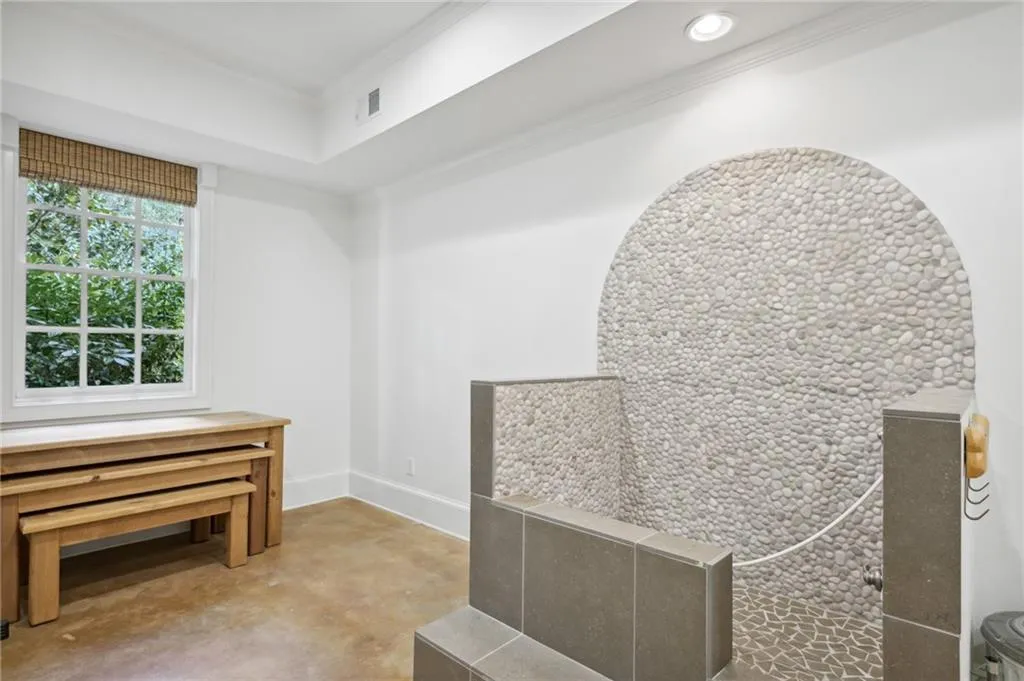 305 Forrest Lake Drive, Sandy Springs, Georgia 30327, 6 Bedrooms Bedrooms, ,7 BathroomsBathrooms,Residential,Sold,305 Forrest Lake Drive,7191191