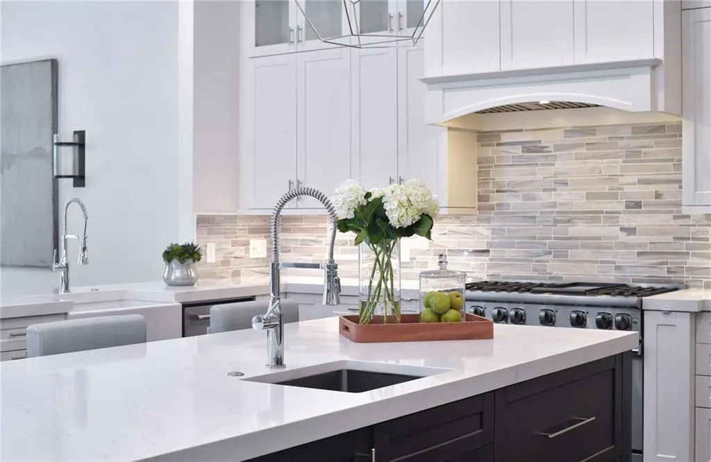 305 Forrest Lake Drive, Sandy Springs, Georgia 30327, 6 Bedrooms Bedrooms, ,7 BathroomsBathrooms,Residential,Sold,305 Forrest Lake Drive,7191191