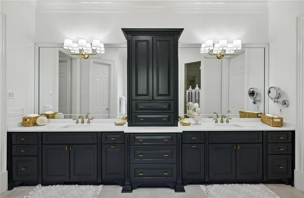 305 Forrest Lake Drive, Sandy Springs, Georgia 30327, 6 Bedrooms Bedrooms, ,7 BathroomsBathrooms,Residential,Sold,305 Forrest Lake Drive,7191191