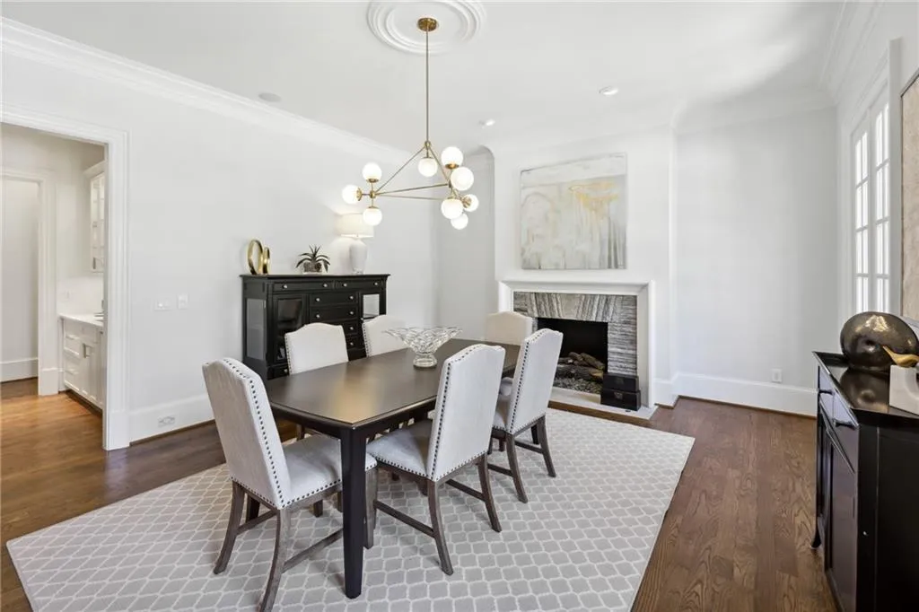 305 Forrest Lake Drive, Sandy Springs, Georgia 30327, 6 Bedrooms Bedrooms, ,7 BathroomsBathrooms,Residential,Sold,305 Forrest Lake Drive,7191191