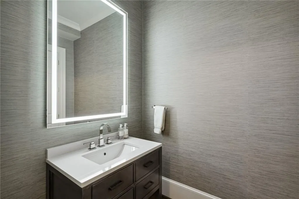 305 Forrest Lake Drive, Sandy Springs, Georgia 30327, 6 Bedrooms Bedrooms, ,7 BathroomsBathrooms,Residential,Sold,305 Forrest Lake Drive,7191191