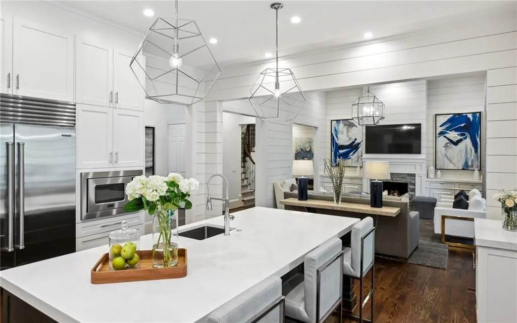 305 Forrest Lake Drive, Sandy Springs, Georgia 30327, 6 Bedrooms Bedrooms, ,7 BathroomsBathrooms,Residential,Sold,305 Forrest Lake Drive,7191191