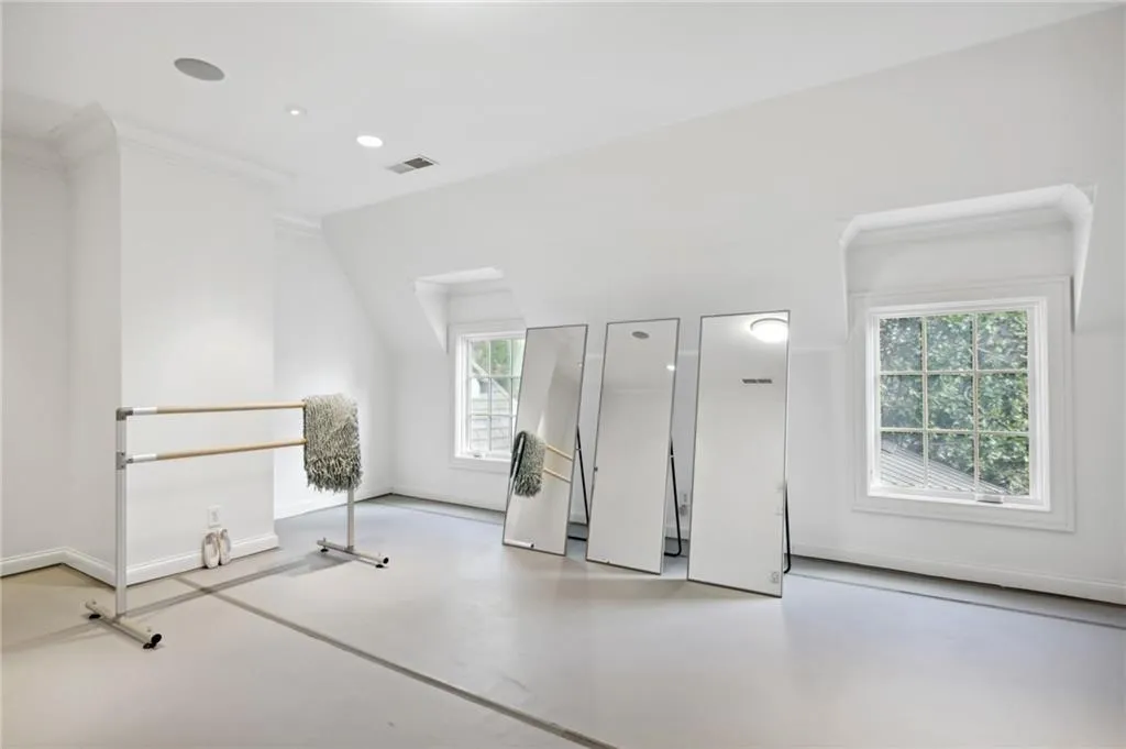 305 Forrest Lake Drive, Sandy Springs, Georgia 30327, 6 Bedrooms Bedrooms, ,7 BathroomsBathrooms,Residential,Sold,305 Forrest Lake Drive,7191191