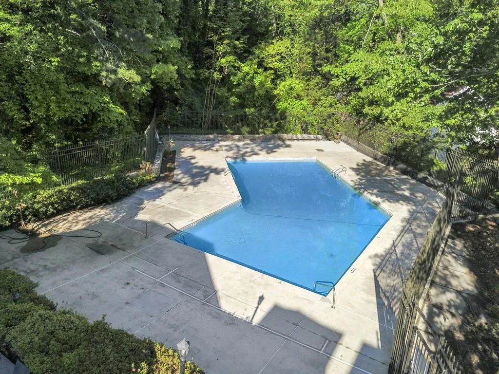 7106 Stonington Drive Ne, Sandy Springs, Georgia 30328, 3 Bedrooms Bedrooms, ,2 BathroomsBathrooms,Residential,Sold,7106 Stonington Drive Ne,6720035