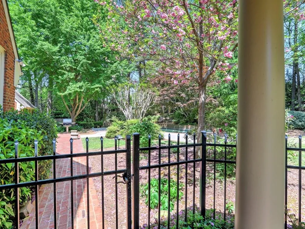 7660 Ball Mill Road, Sandy Springs, Georgia 30350, 5 Bedrooms Bedrooms, ,4 BathroomsBathrooms,Residential,Sold,7660 Ball Mill Road,6865969