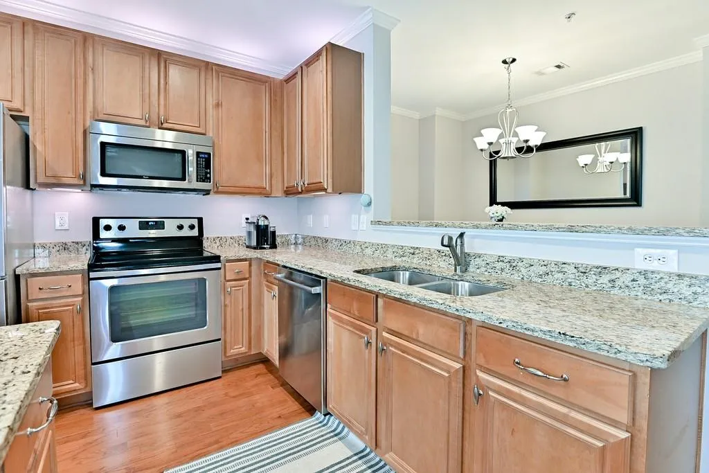 7265 Glisten Avenue Unit 124, Sandy Springs, Georgia 30328, 2 Bedrooms Bedrooms, ,2 BathroomsBathrooms,Residential,Sold,7265 Glisten Avenue Unit 124,6665743