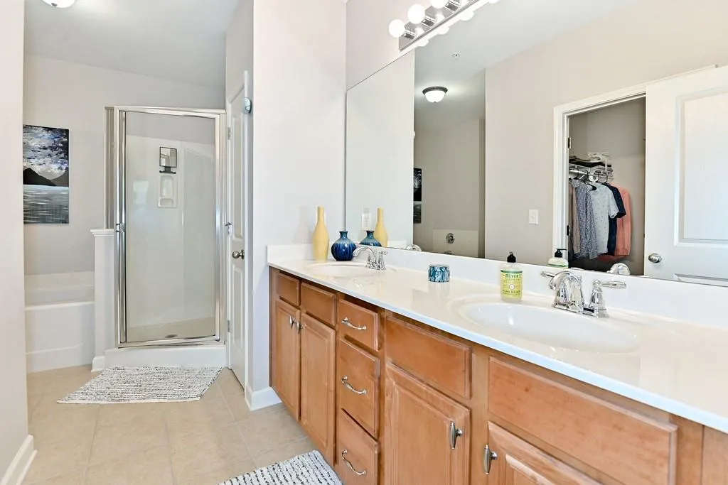 7265 Glisten Avenue Unit 124, Sandy Springs, Georgia 30328, 2 Bedrooms Bedrooms, ,2 BathroomsBathrooms,Residential,Sold,7265 Glisten Avenue Unit 124,6665743