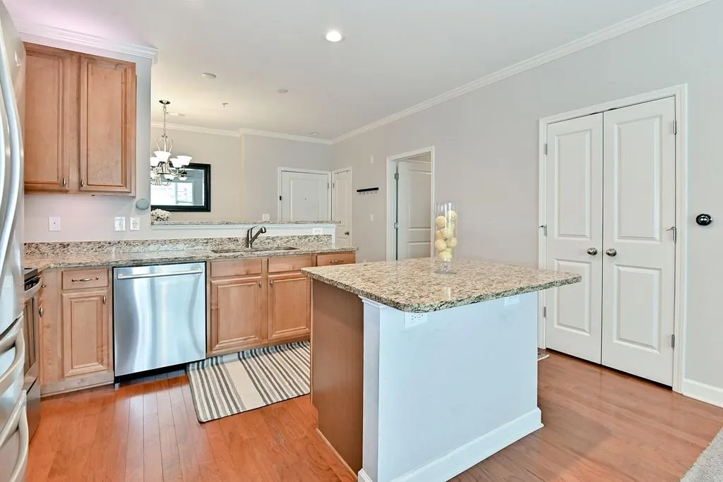 7265 Glisten Avenue Unit 124, Sandy Springs, Georgia 30328, 2 Bedrooms Bedrooms, ,2 BathroomsBathrooms,Residential,Sold,7265 Glisten Avenue Unit 124,6665743