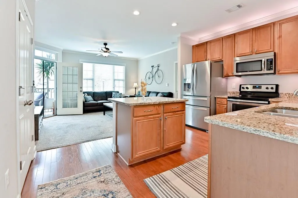 7265 Glisten Avenue Unit 124, Sandy Springs, Georgia 30328, 2 Bedrooms Bedrooms, ,2 BathroomsBathrooms,Residential,Sold,7265 Glisten Avenue Unit 124,6665743
