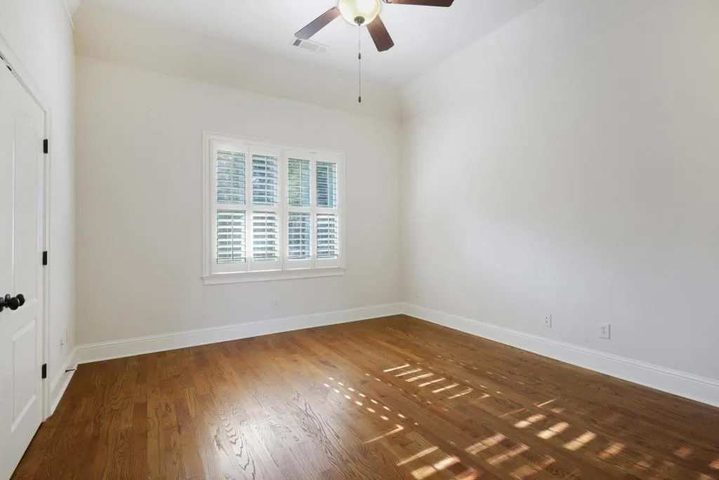 515 Long Glen Drive, Sandy Springs, Georgia 30327, 6 Bedrooms Bedrooms, ,4 BathroomsBathrooms,Residential,Sold,515 Long Glen Drive,7004632