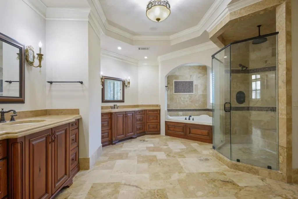 515 Long Glen Drive, Sandy Springs, Georgia 30327, 6 Bedrooms Bedrooms, ,4 BathroomsBathrooms,Residential,Sold,515 Long Glen Drive,7004632