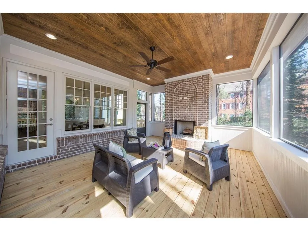 733 Glenairy Court Ne, Sandy Springs, Georgia 30328, 5 Bedrooms Bedrooms, ,5 BathroomsBathrooms,Residential,Sold,733 Glenairy Court Ne,5709883