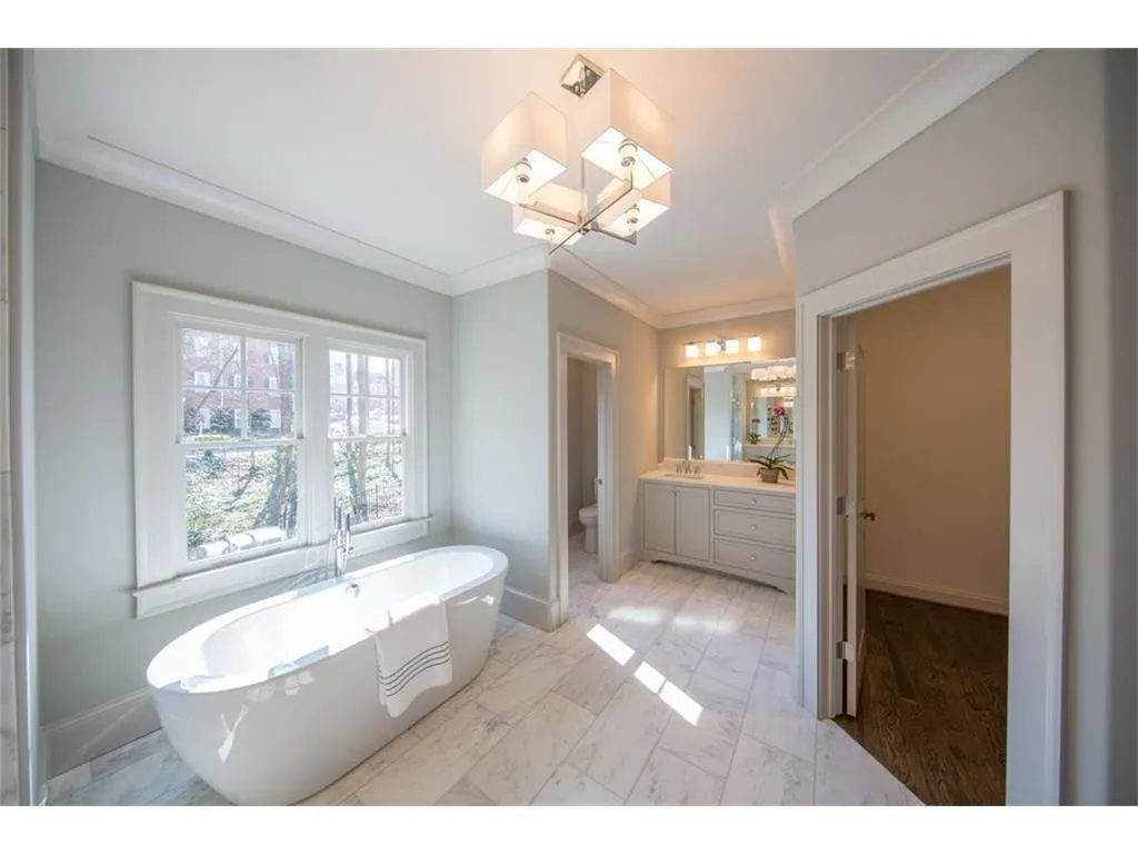 733 Glenairy Court Ne, Sandy Springs, Georgia 30328, 5 Bedrooms Bedrooms, ,5 BathroomsBathrooms,Residential,Sold,733 Glenairy Court Ne,5709883