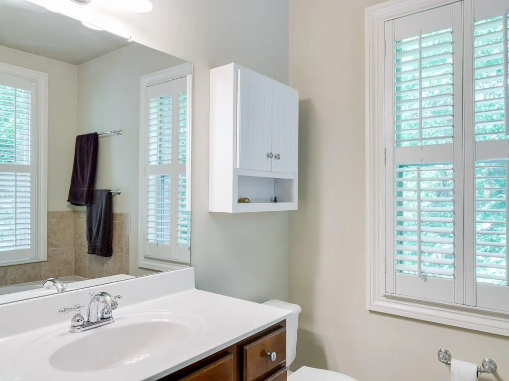 230 Le Gran Bend Ne Unit 230, Sandy Springs, Georgia 30328, 2 Bedrooms Bedrooms, ,2 BathroomsBathrooms,Residential,Sold,230 Le Gran Bend Ne Unit 230,5705156