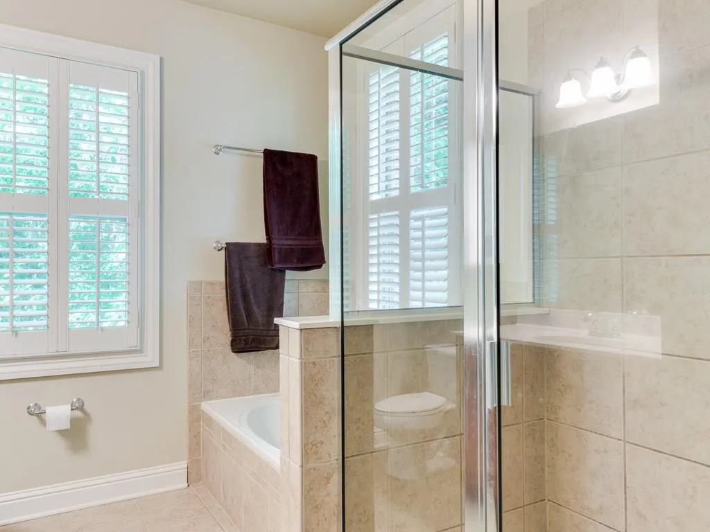 230 Le Gran Bend Ne Unit 230, Sandy Springs, Georgia 30328, 2 Bedrooms Bedrooms, ,2 BathroomsBathrooms,Residential,Sold,230 Le Gran Bend Ne Unit 230,5705156