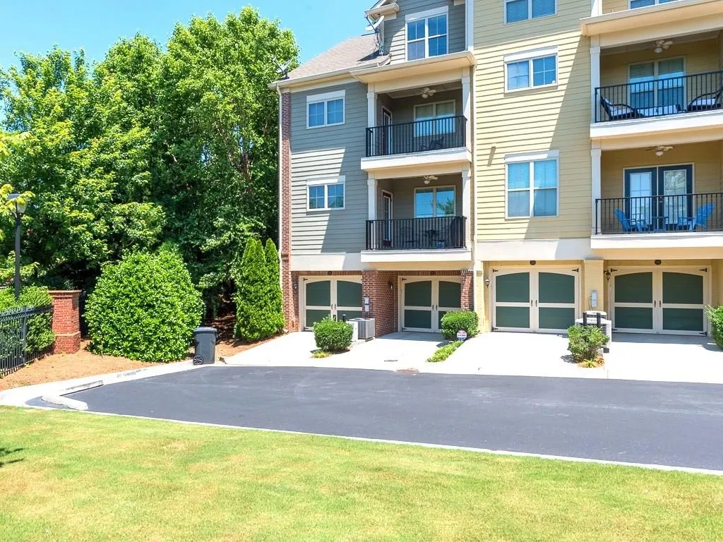 230 Le Gran Bend Ne Unit 230, Sandy Springs, Georgia 30328, 2 Bedrooms Bedrooms, ,2 BathroomsBathrooms,Residential,Sold,230 Le Gran Bend Ne Unit 230,5705156