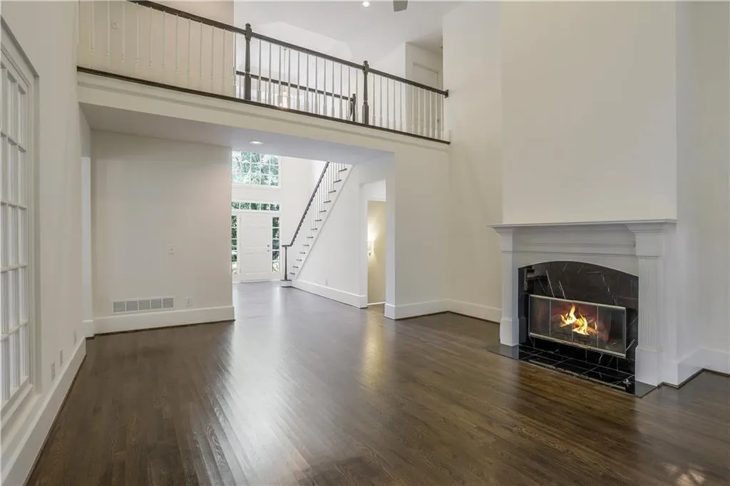 340 Ledgemont Court, Sandy Springs, Georgia 30342, 3 Bedrooms Bedrooms, ,3 BathroomsBathrooms,Residential,Sold,340 Ledgemont Court,6938318