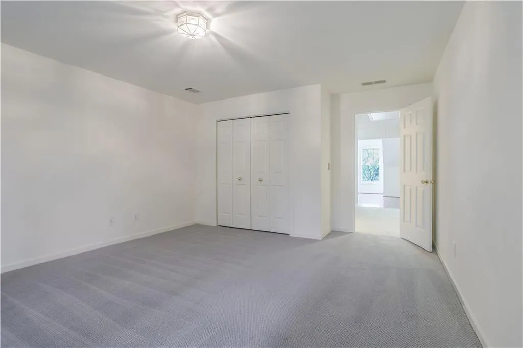 340 Ledgemont Court, Sandy Springs, Georgia 30342, 3 Bedrooms Bedrooms, ,3 BathroomsBathrooms,Residential,Sold,340 Ledgemont Court,6938318