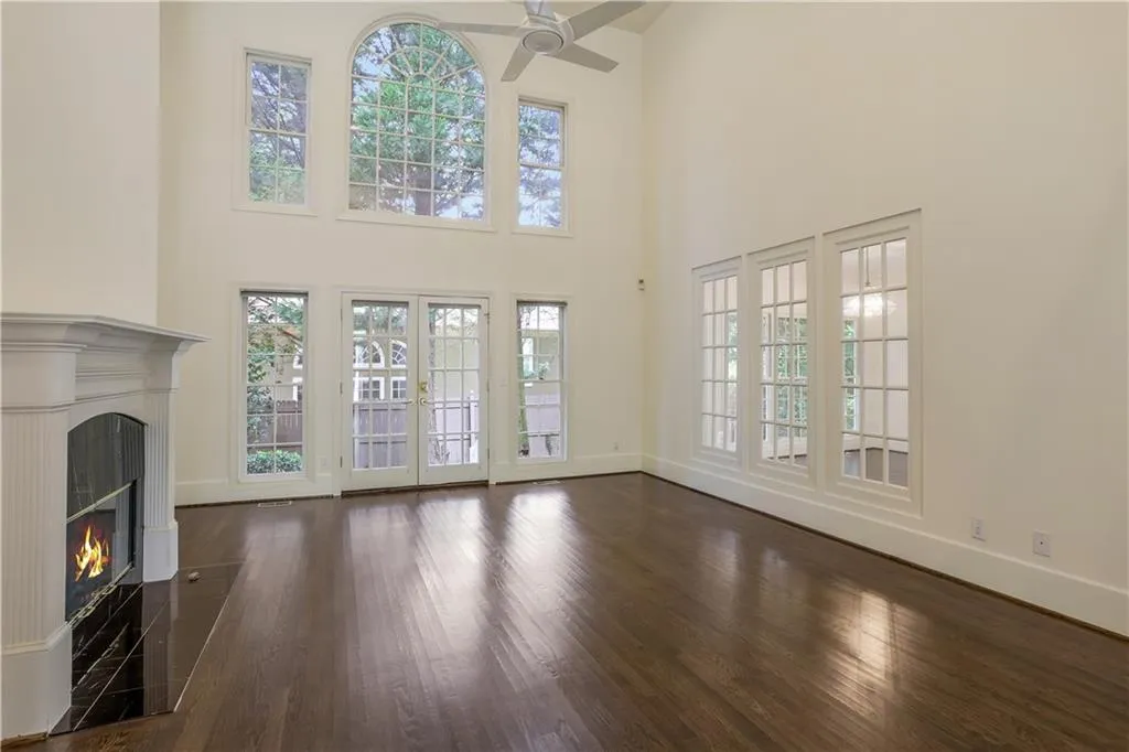 340 Ledgemont Court, Sandy Springs, Georgia 30342, 3 Bedrooms Bedrooms, ,3 BathroomsBathrooms,Residential,Sold,340 Ledgemont Court,6938318