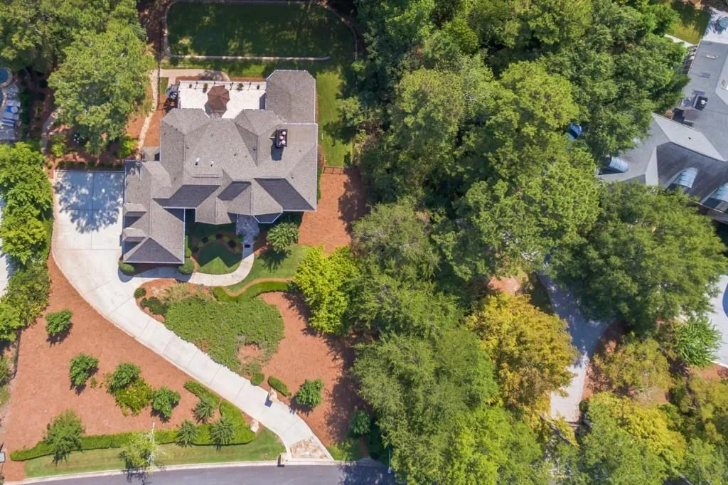 8325 Jett Ferry Road, Sandy Springs, Georgia 30350, 5 Bedrooms Bedrooms, ,4 BathroomsBathrooms,Residential,Sold,8325 Jett Ferry Road,6626685