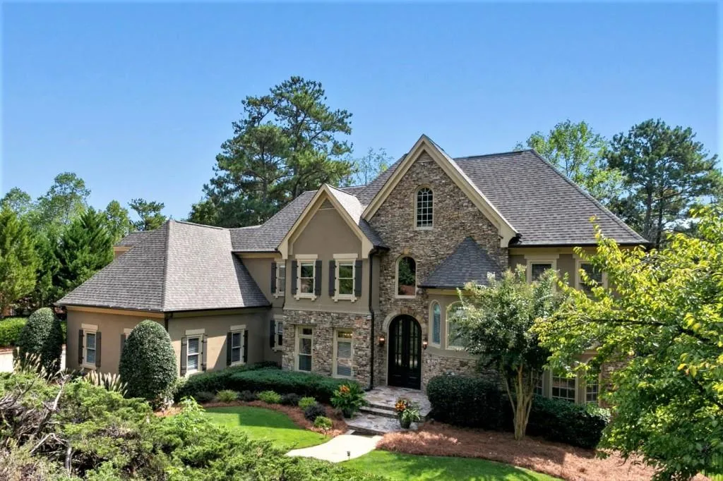 8325 Jett Ferry Road, Sandy Springs, Georgia 30350, 5 Bedrooms Bedrooms, ,4 BathroomsBathrooms,Residential,Sold,8325 Jett Ferry Road,6626685