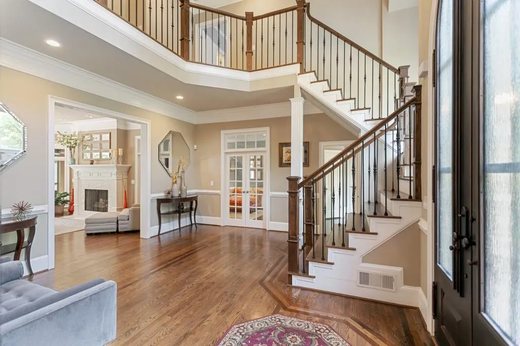 8325 Jett Ferry Road, Sandy Springs, Georgia 30350, 5 Bedrooms Bedrooms, ,4 BathroomsBathrooms,Residential,Sold,8325 Jett Ferry Road,6626685