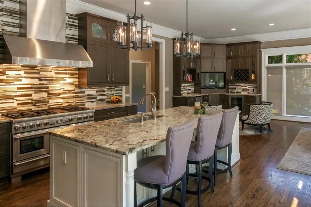 8325 Jett Ferry Road, Sandy Springs, Georgia 30350, 5 Bedrooms Bedrooms, ,4 BathroomsBathrooms,Residential,Sold,8325 Jett Ferry Road,6626685