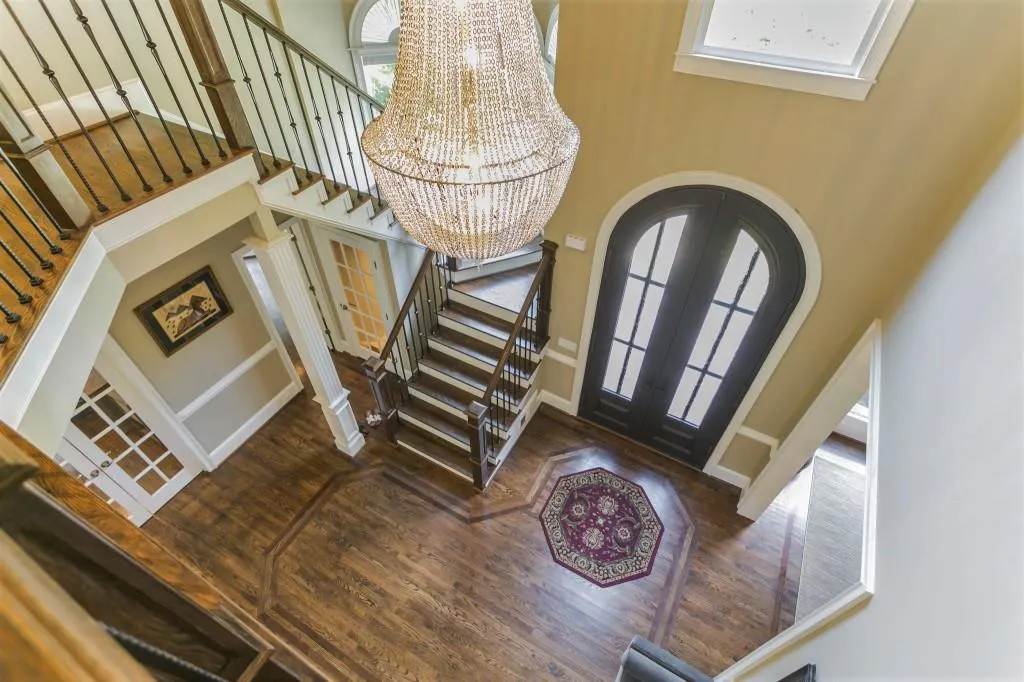 8325 Jett Ferry Road, Sandy Springs, Georgia 30350, 5 Bedrooms Bedrooms, ,4 BathroomsBathrooms,Residential,Sold,8325 Jett Ferry Road,6626685