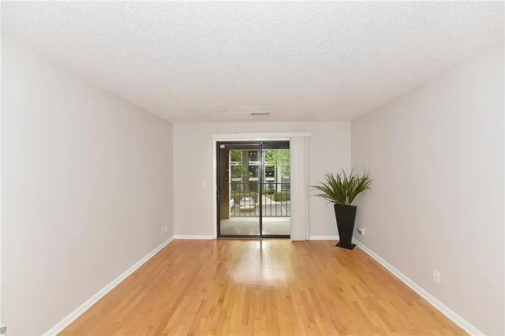 2657 Lenox Road Ne Unit 54, Atlanta, Georgia 30324, 1 Bedroom Bedrooms, ,1 BathroomBathrooms,Residential,Sold,2657 Lenox Road Ne Unit 54,5992540