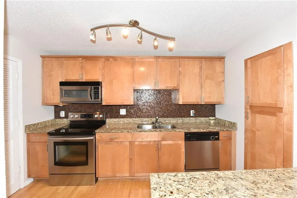 2657 Lenox Road Ne Unit 54, Atlanta, Georgia 30324, 1 Bedroom Bedrooms, ,1 BathroomBathrooms,Residential,Sold,2657 Lenox Road Ne Unit 54,5992540