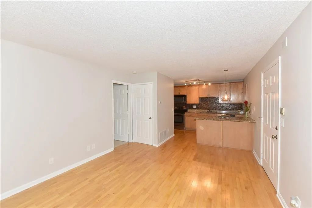 2657 Lenox Road Ne Unit 54, Atlanta, Georgia 30324, 1 Bedroom Bedrooms, ,1 BathroomBathrooms,Residential,Sold,2657 Lenox Road Ne Unit 54,5992540